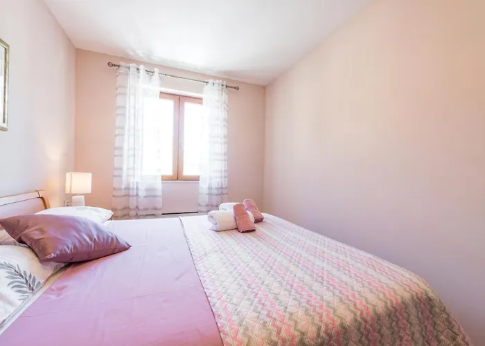 Penthouse Marija 아파트 챠브타트